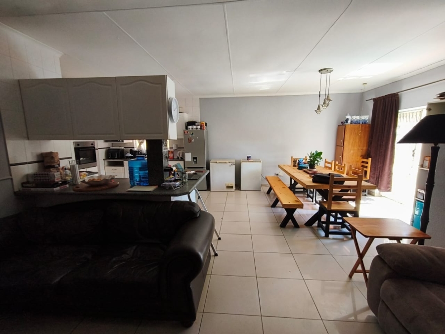 4 Bedroom Property for Sale in Geelhoutpark North West